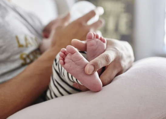 Jak správně podat miminku homeopatika: praktický průvodce pro rodiče
