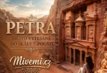 Petra jako ztracené město v poušti